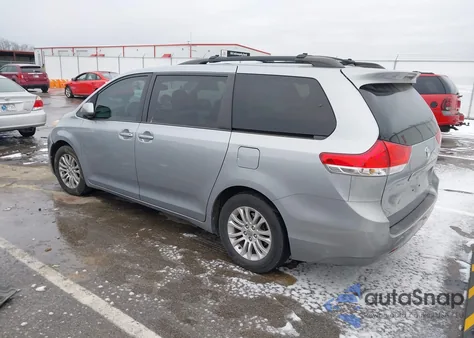 2013 Toyota Sienna Xle V6 8 Passenger из США, поврежденный, VIN 5TDYK3DC8DS361000